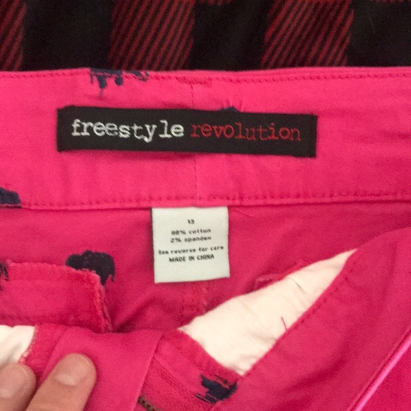 Hot pink elephant print shorts - Picture 4 of 4